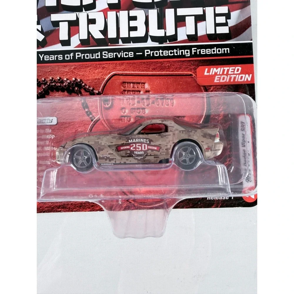 Johnny Lightning Marine‎ Corp 250 years 2008 Dodge Viper SRT Version A Semper Fi